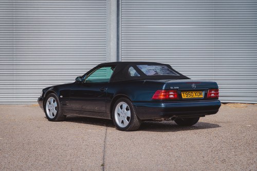 1999 Mercedes-Benz SL320 R129 Just 21,331 miles For Sale (picture 24 of 192)