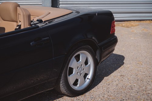 1999 Mercedes-Benz SL320 R129 Just 21,331 miles For Sale (picture 107 of 192)