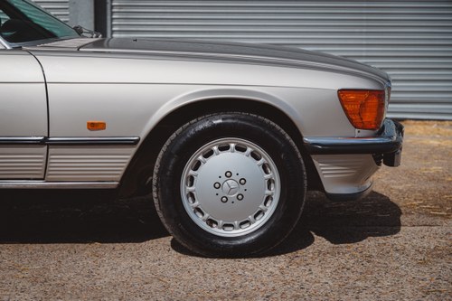 1986 Mercedes-Benz 300SL R107 51,251 miles till salu (bild 39 av 267)