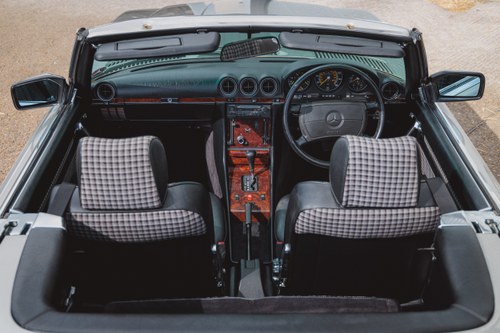 1986 Mercedes-Benz 300SL R107 51,251 miles till salu (bild 43 av 267)
