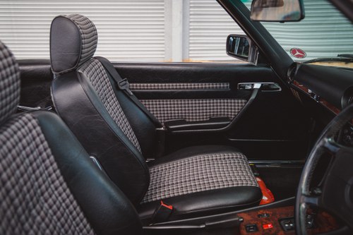 1986 Mercedes-Benz 300SL R107 51,251 miles till salu (bild 45 av 267)