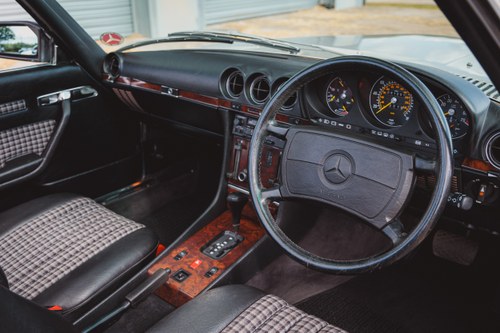 1986 Mercedes-Benz 300SL R107 51,251 miles till salu (bild 46 av 267)