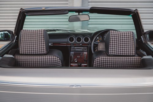 1986 Mercedes-Benz 300SL R107 51,251 miles till salu (bild 81 av 267)