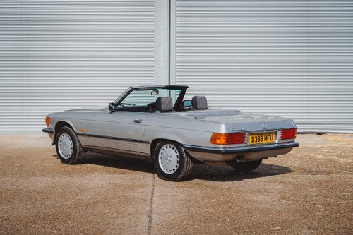 1986 Mercedes-Benz 300SL R107 51,251 miles till salu (bild 13 av 267)