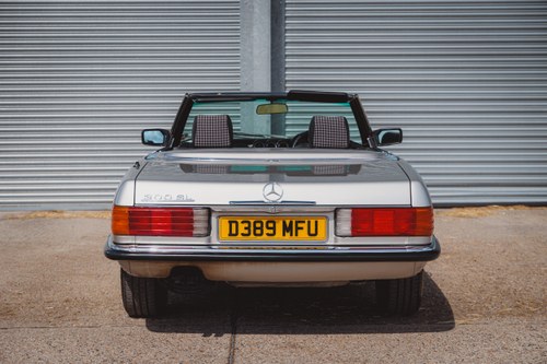 1986 Mercedes-Benz 300SL R107 51,251 miles till salu (bild 23 av 267)