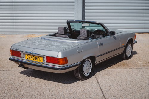 1986 Mercedes-Benz 300SL R107 51,251 miles till salu (bild 25 av 267)