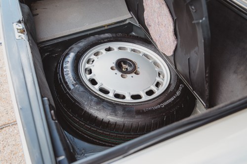 1986 Mercedes-Benz 300SL R107 51,251 miles till salu (bild 118 av 267)