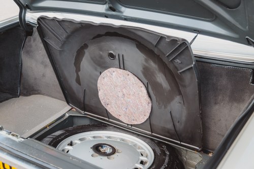 1986 Mercedes-Benz 300SL R107 51,251 miles till salu (bild 120 av 267)