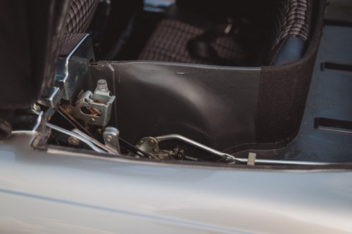 1986 Mercedes-Benz 300SL R107 51,251 miles till salu (bild 121 av 267)