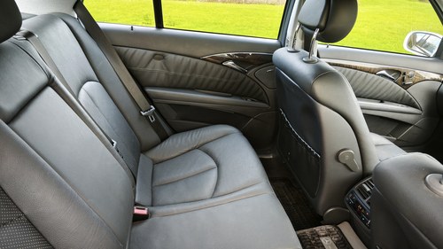 2005 Mercedes-Benz E500 Avantgarde A Te koop (foto 20 van 116)