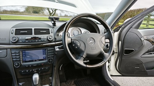 2005 Mercedes-Benz E500 Avantgarde A Te koop (foto 22 van 116)