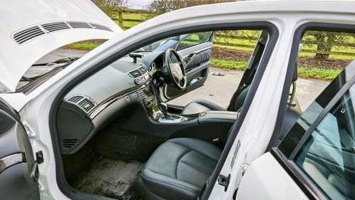 2005 Mercedes-Benz E500 Avantgarde A Te koop (foto 23 van 116)