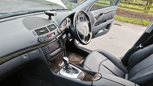 2005 Mercedes-Benz E500 Avantgarde A Te koop (foto 28 van 116)