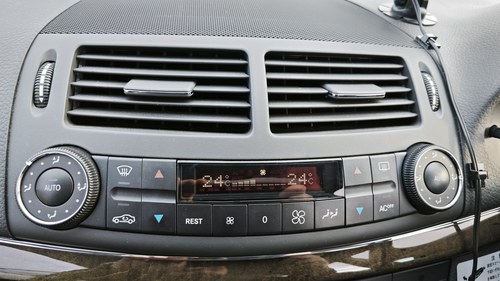 2005 Mercedes-Benz E500 Avantgarde A Te koop (foto 29 van 116)
