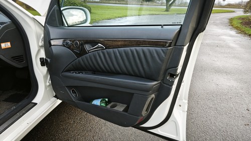 2005 Mercedes-Benz E500 Avantgarde A Te koop (foto 38 van 116)