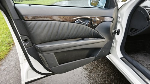 2005 Mercedes-Benz E500 Avantgarde A Te koop (foto 41 van 116)