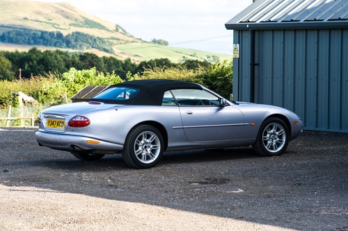 2001 Jaguar XK8 Convertible till salu (bild 17 av 135)