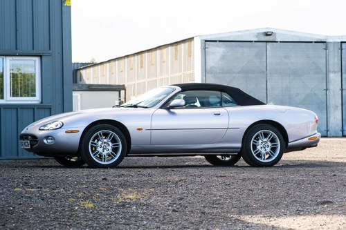 2001 Jaguar XK8 Convertible till salu (bild 14 av 135)