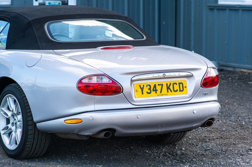 2001 Jaguar XK8 Convertible till salu (bild 93 av 135)