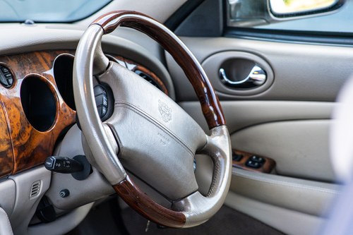2001 Jaguar XK8 Convertible till salu (bild 37 av 135)