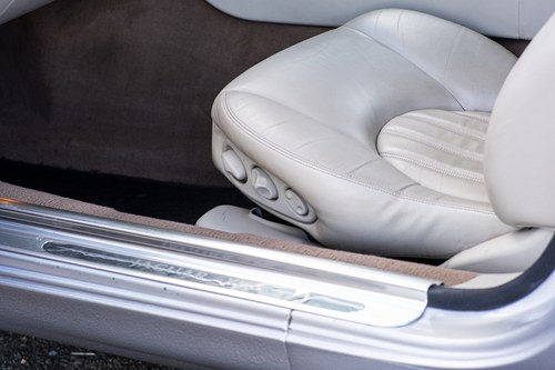 2001 Jaguar XK8 Convertible till salu (bild 36 av 135)