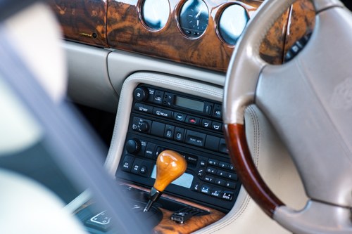 2001 Jaguar XK8 Convertible till salu (bild 44 av 135)