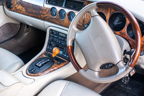 2001 Jaguar XK8 Convertible till salu (bild 54 av 135)