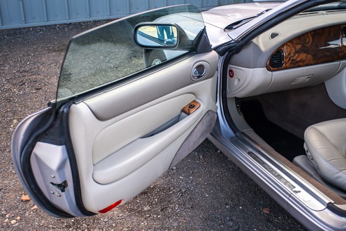 2001 Jaguar XK8 Convertible till salu (bild 60 av 135)