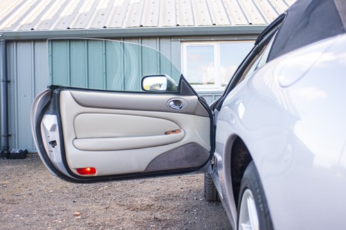 2001 Jaguar XK8 Convertible till salu (bild 61 av 135)