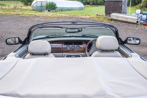 2001 Jaguar XK8 Convertible till salu (bild 70 av 135)