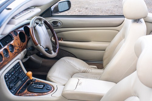 2001 Jaguar XK8 Convertible till salu (bild 67 av 135)