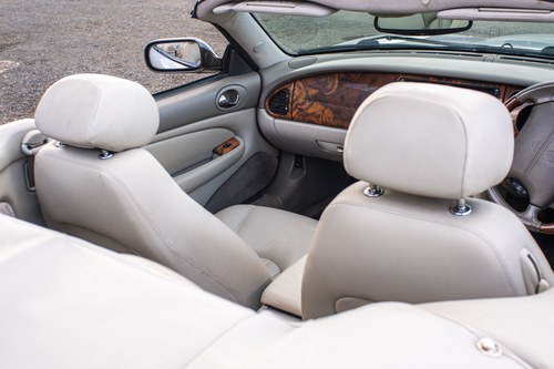 2001 Jaguar XK8 Convertible till salu (bild 73 av 135)