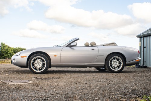 2001 Jaguar XK8 Convertible till salu (bild 8 av 135)
