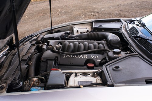 2001 Jaguar XK8 Convertible till salu (bild 120 av 135)