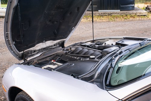 2001 Jaguar XK8 Convertible till salu (bild 117 av 135)
