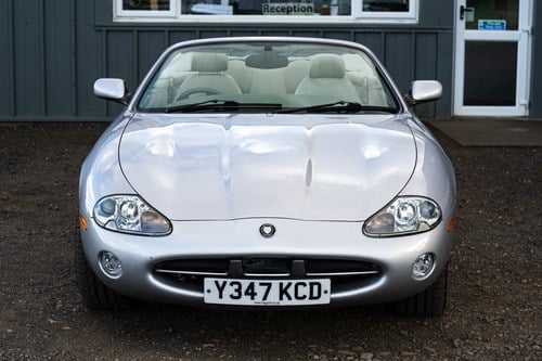2001 Jaguar XK8 Convertible till salu (bild 3 av 135)
