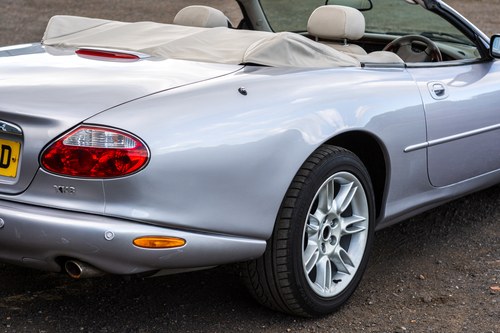 2001 Jaguar XK8 Convertible till salu (bild 112 av 135)