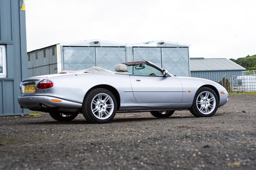 2001 Jaguar XK8 Convertible till salu (bild 9 av 135)
