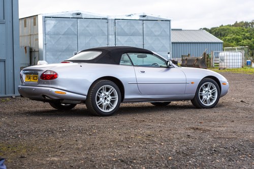 2001 Jaguar XK8 Convertible till salu (bild 22 av 135)