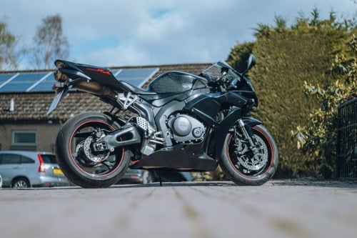 2007 Honda CBR1000RR Te koop (foto 2 van 49)