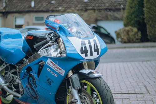 1989 Kawasaki ZXR400 zum Verkauf (Bild 3 von 40)