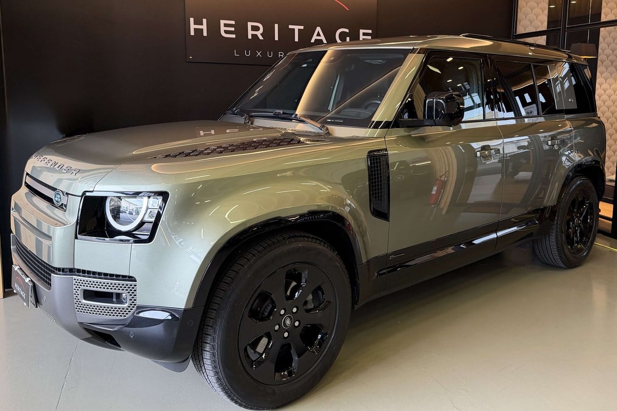 2021 Land Rover Defender Green Automatic in Italy - For Sale | Car ...
