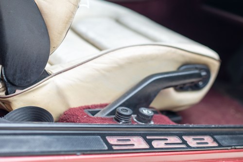 1986 Porsche 928 S2 zum Verkauf (Bild 46 von 114)