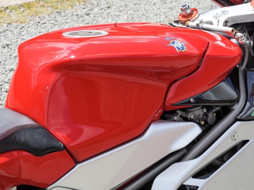 2001 MV Agusta F4 750 S till salu (bild 60 av 90)