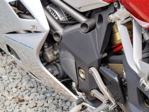 2001 MV Agusta F4 750 S till salu (bild 73 av 90)