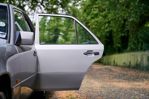 1990 Mercedes-Benz E300 Turbo Technics W124 Te koop (foto 60 van 142)