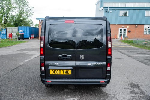 2018 Vauxhall Vivaro 2700 Sport CDTi BT - Benzi Campers Conversion zum Verkauf (Bild 27 von 201)
