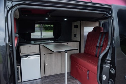 2018 Vauxhall Vivaro 2700 Sport CDTi BT - Benzi Campers Conversion zum Verkauf (Bild 75 von 201)