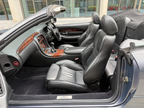 2002 Aston Martin DB7 Vantage Volante - Manual For Sale (picture 25 of 130)