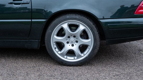 2001 Mercedes-Benz SL320 R129 Designo Allanite Edition For Sale (picture 22 of 244)